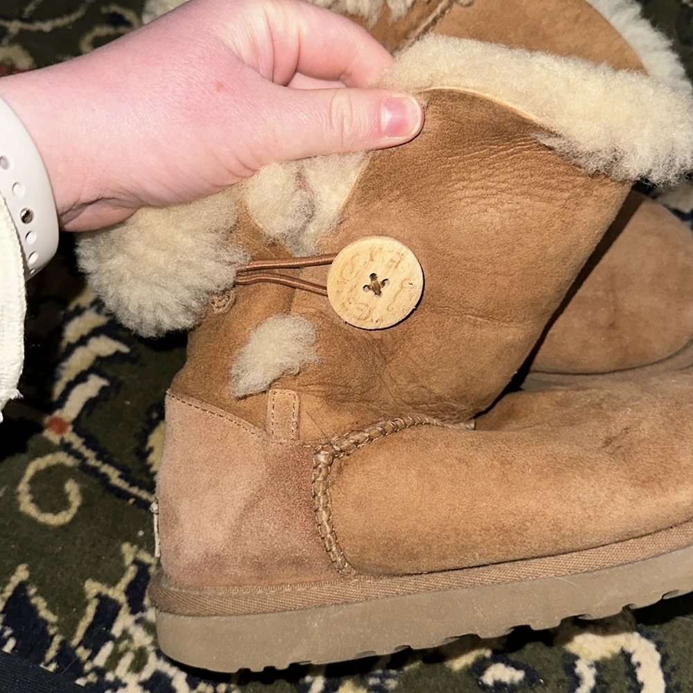 Ugh button boots - Picture 2 of 7